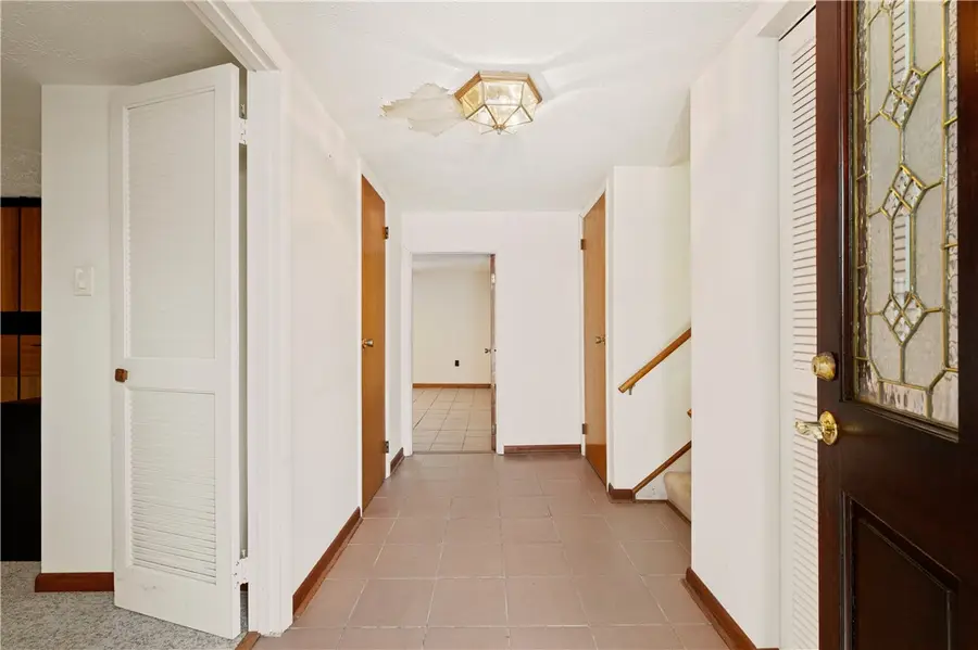 154 N Jamestown Road, Carnot Moon, PA 15108 - Image #2