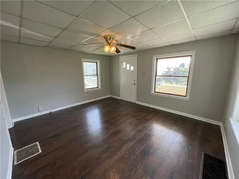 832 Western St, Ellwood City, PA 16117 - Image #2