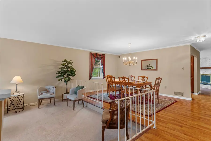 1033 Rutledge Dr, Upper Saint Clair, PA 15241 - Image #2