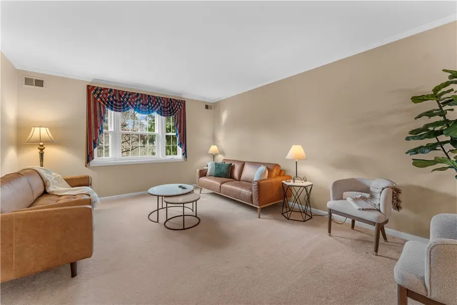 1033 Rutledge Dr, Upper Saint Clair, PA 15241 - Image #3