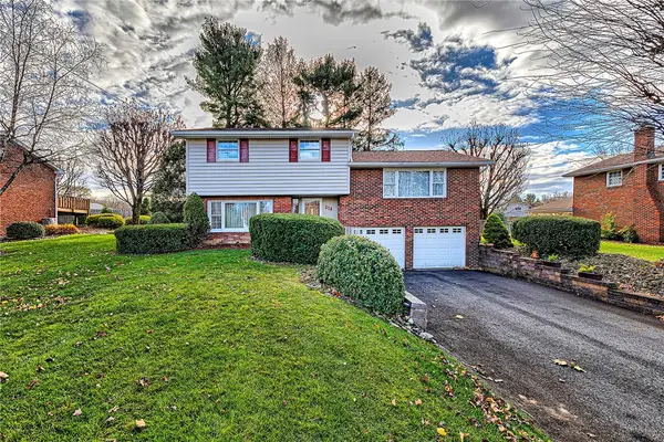 216 Roxbury Drive, Hempfield Twp, PA 15601