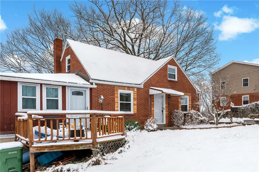 3704 Grant St, Castle Shannon, PA 15234 - #2