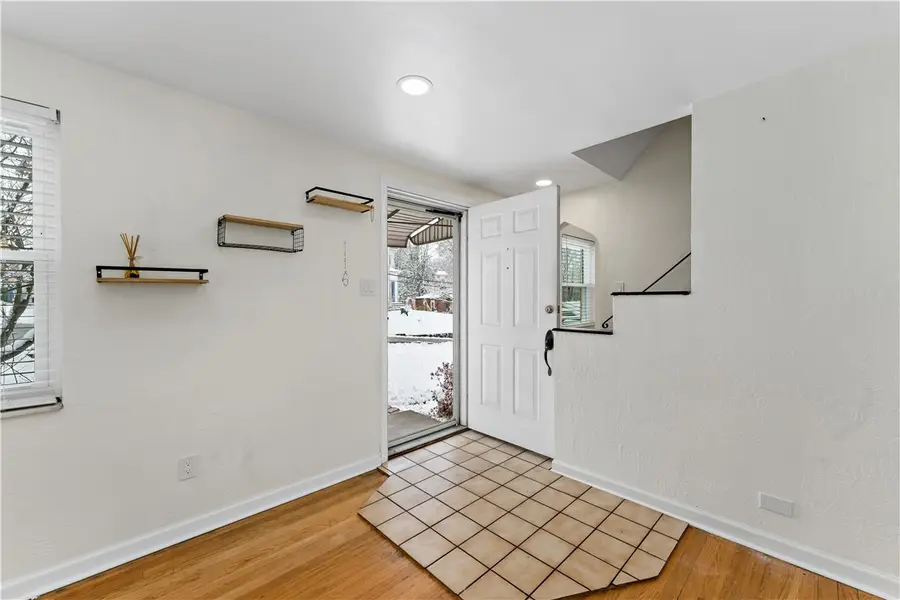 3704 Grant St, Castle Shannon, PA 15234 - #3