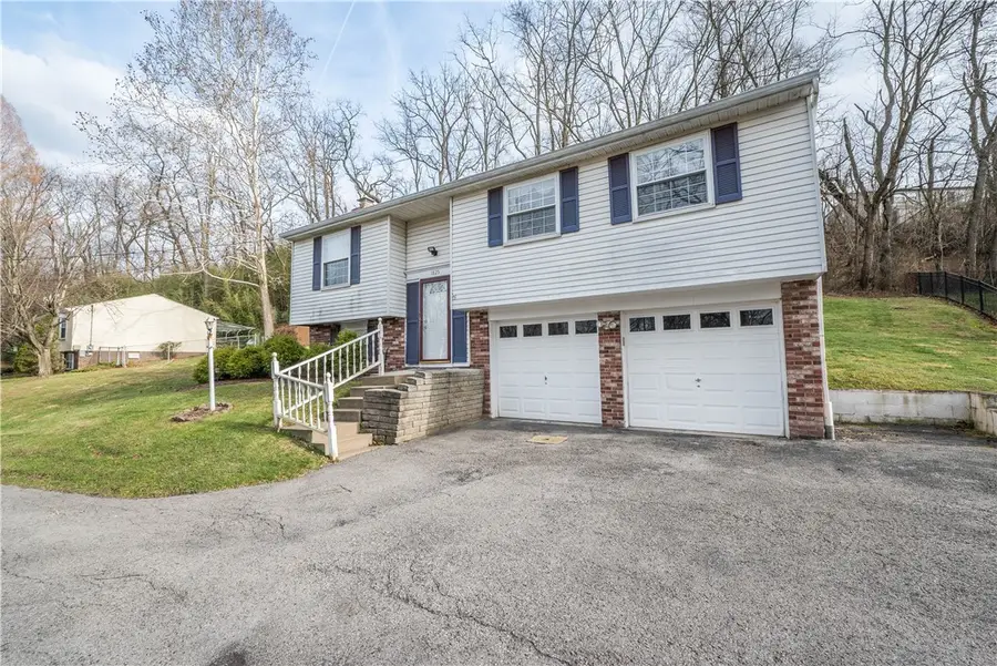 1825 Wallace Rd, South Park, PA 15129 - Image #3