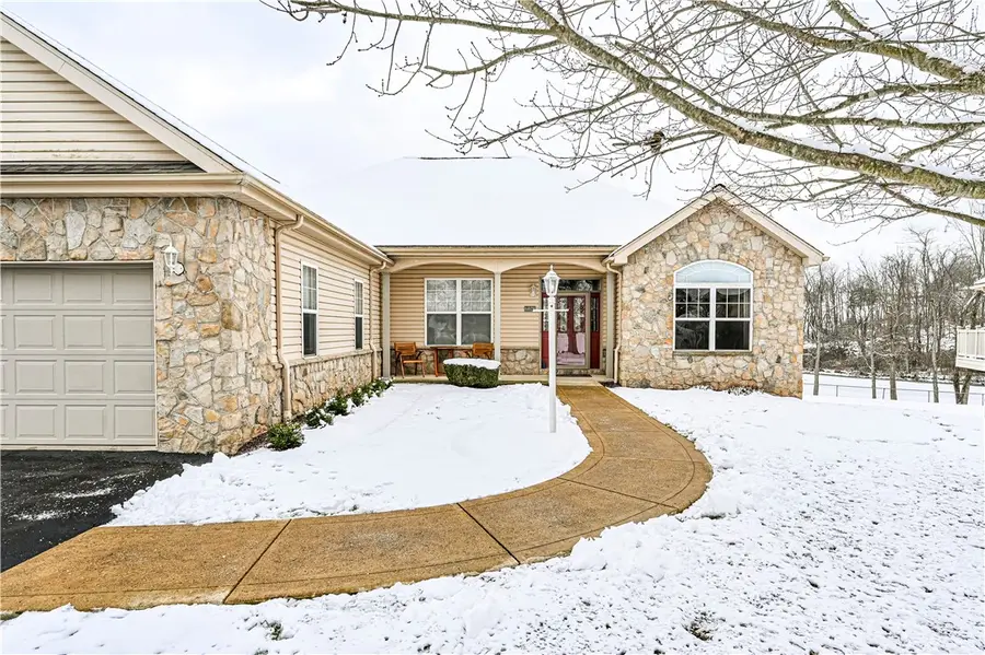 6028 Triple Crown Cir, Hempfield, PA 15601 - Image #2