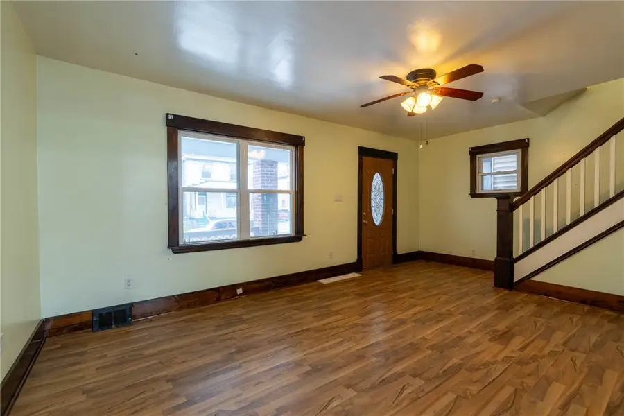 48 Sampson Ave, Ingram, PA 15205 - Image #3