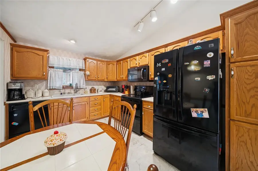 100 Rose Ct, Delmont, PA 15626 - Image #3