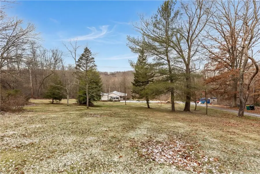 4601 Wildwood Sample Rd, Hampton, PA 15101 - Image #2