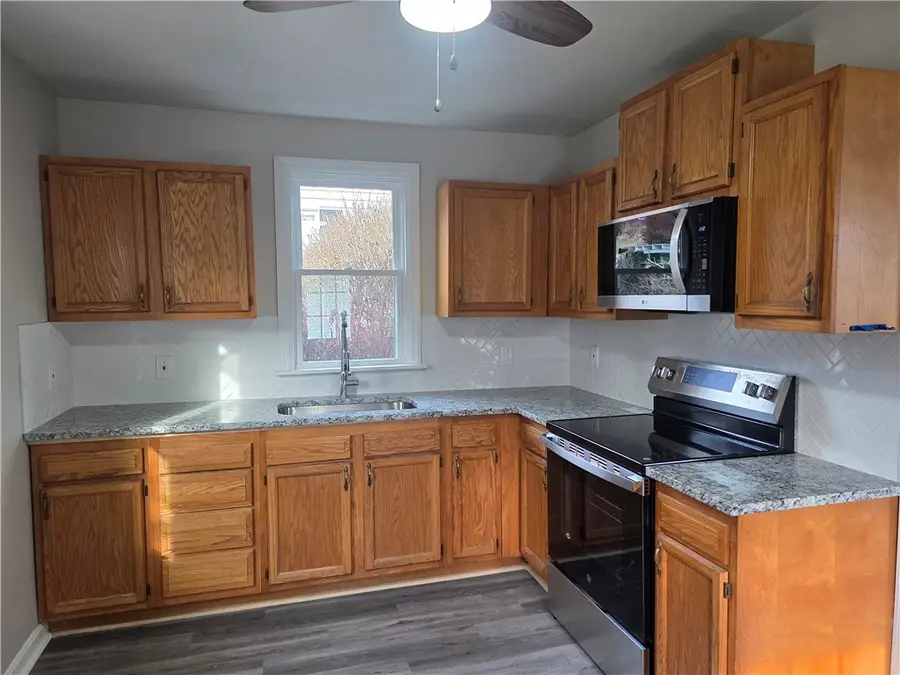 3517 W 3rd Ave, West Mayfield, PA 15010 - Image #3