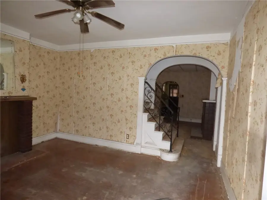 320 Lorenz Ave, Pittsburgh, PA 15220 - Image #2