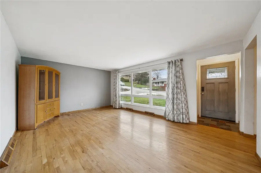 101 Stanton Dr, New Stanton, PA 15672 - Image #3