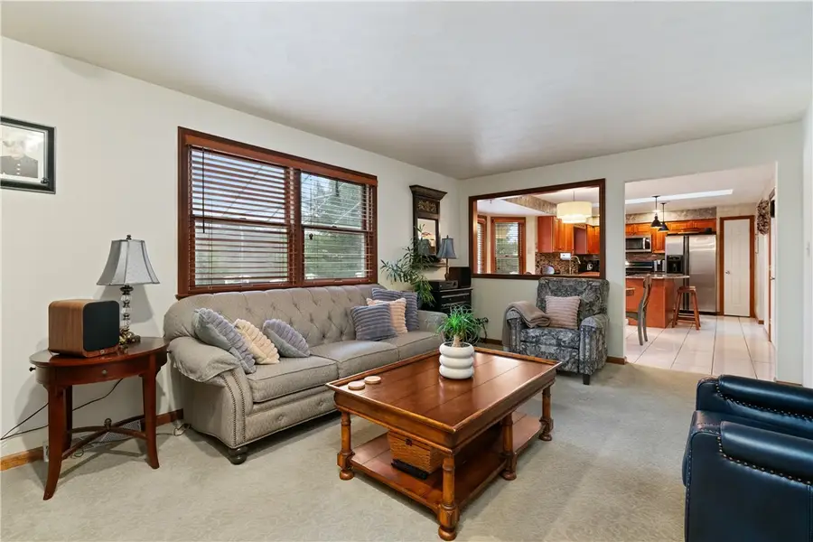 14 Autumnwood Ct, Plum, PA 15239 - Image #2