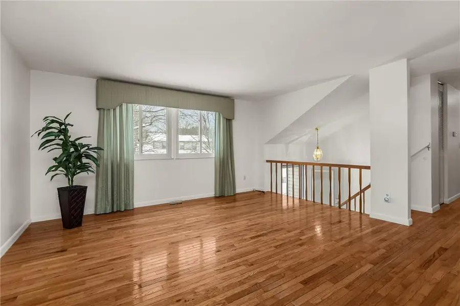 8470 Coventry Dr, Allison Park, PA 15101 - Image #2