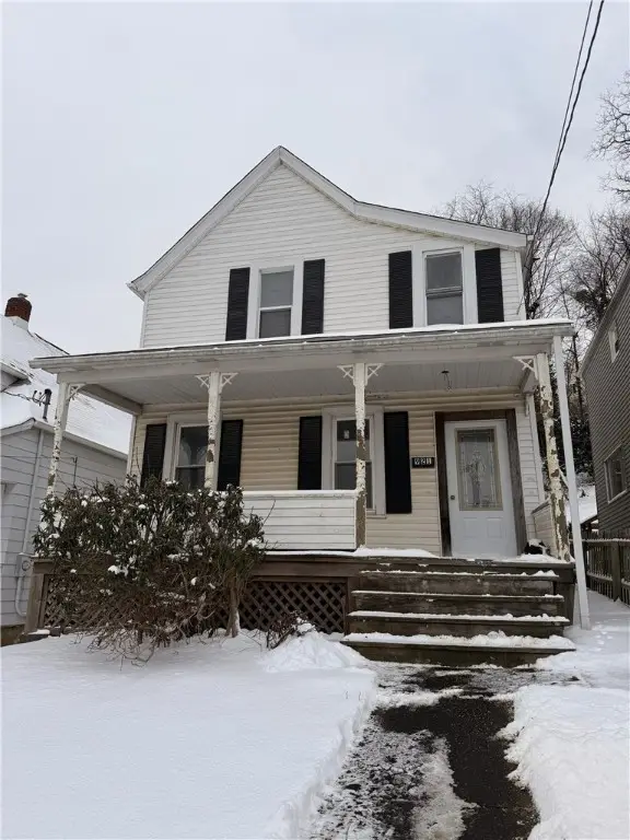 921 Crescent Ave, Ellwood City, PA 16117 - Image #1