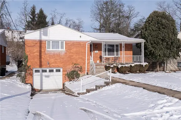 214 Maxwell, Ingram, PA 15205