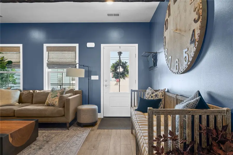 164 Edgewood Ave, Hopewell, PA 15001 - Image #3