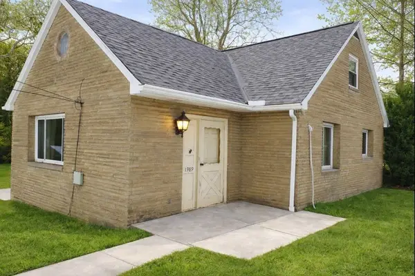 1989 Henderson Ave, Chartiers, PA 15301