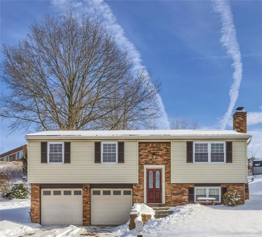 739 Bar Harbor Dr, Plum, PA 15239 - Image #1