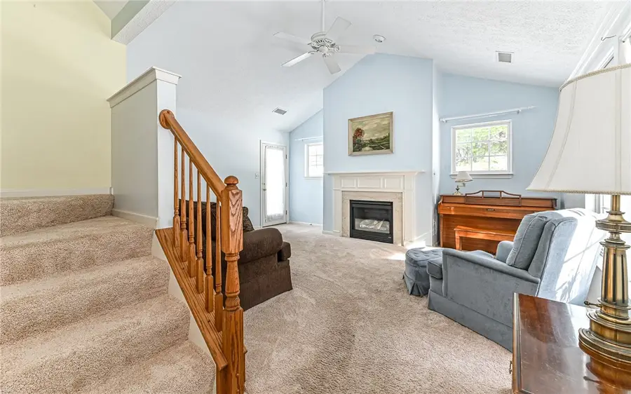 710 Spencer Woods Dr, Shaler, PA 15116 - Image #3