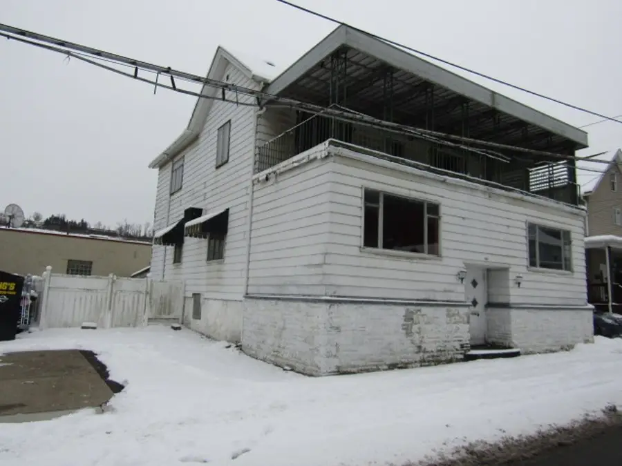 240 E College St, Canonsburg, PA 15317 - #2