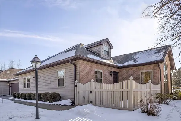 153 Cambridge Dr, Springdale Twp, PA 15049