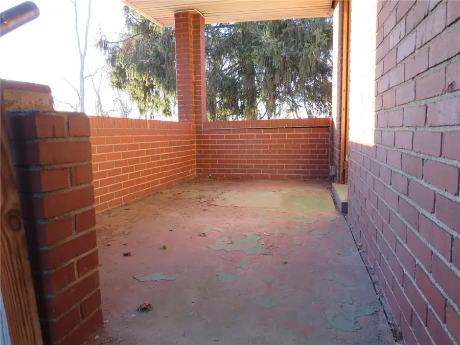 1252 Brinton Rd, Braddock Hills, PA 15221 - Image #3