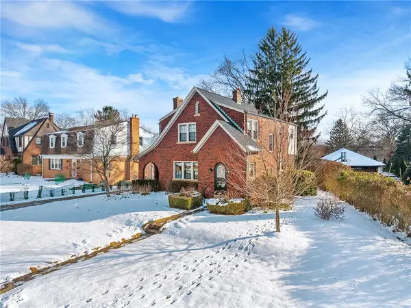 23 Oxford Rd, Ben Avon Heights, PA 15202