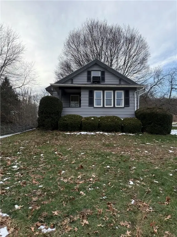 416 Country Club Dr, Ellwood City, PA 16117 - #2