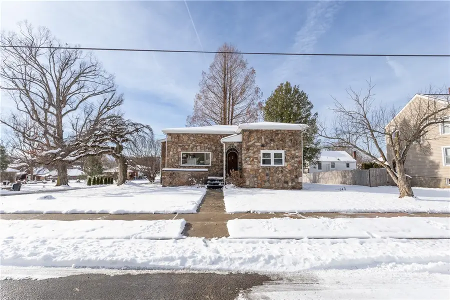 1230 Vine St, Connellsville, PA 15425 - #2