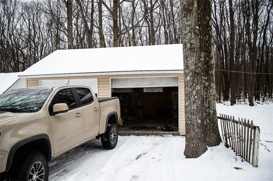 1227 Mount Carmel Dr, Windber, PA 15963 - #3