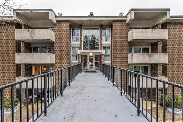 2401 Charlemagne Cir, Ross Twp, PA 15237