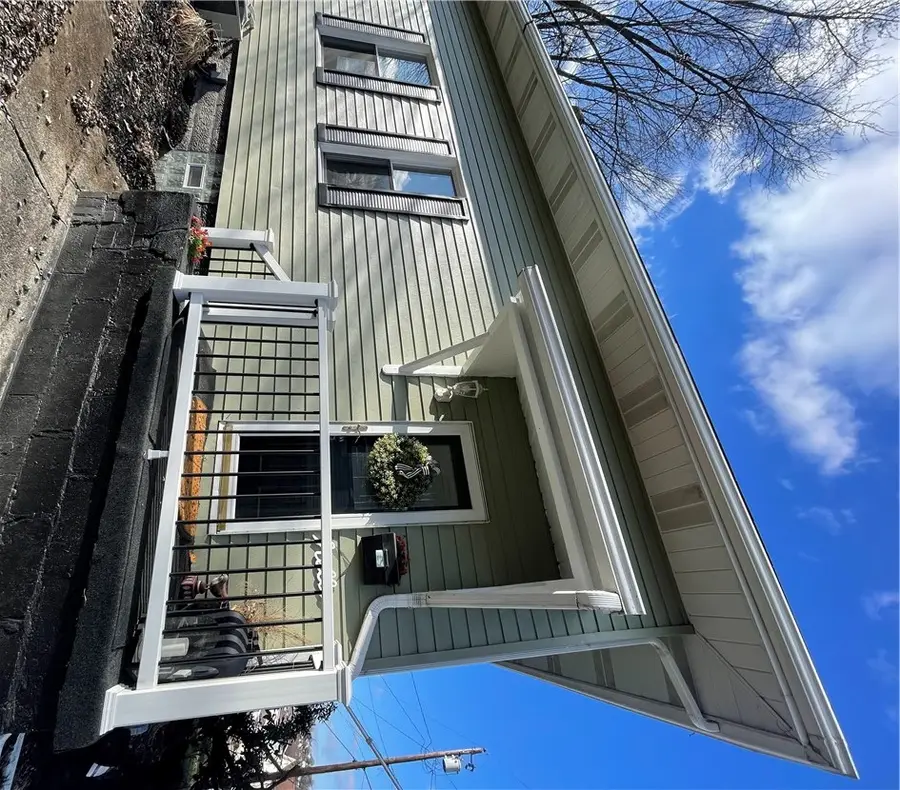 138 E Smithfield St, Mount Pleasant, PA 15666 - #3