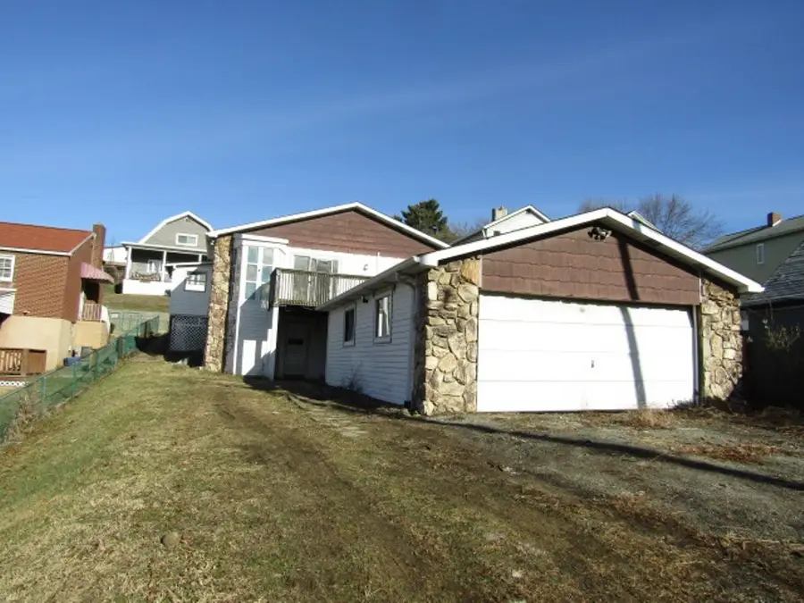 724 Laura St, West Mifflin, PA 15122 - Image #3