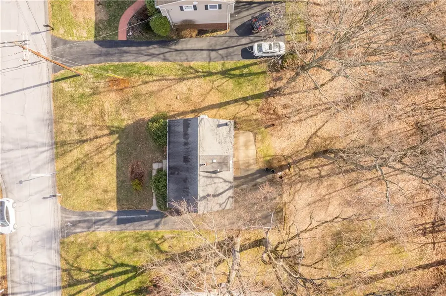 201 Kenney Dr, Sewickley, PA 15143 - #2