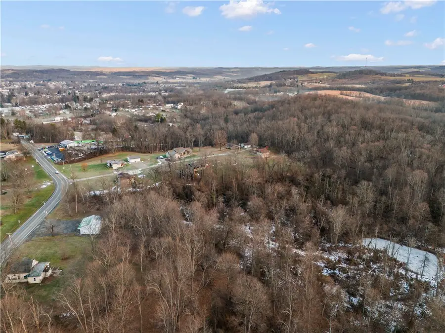 770 S Eighty Eight Rd, Cumberland, PA 15320 - Image #2