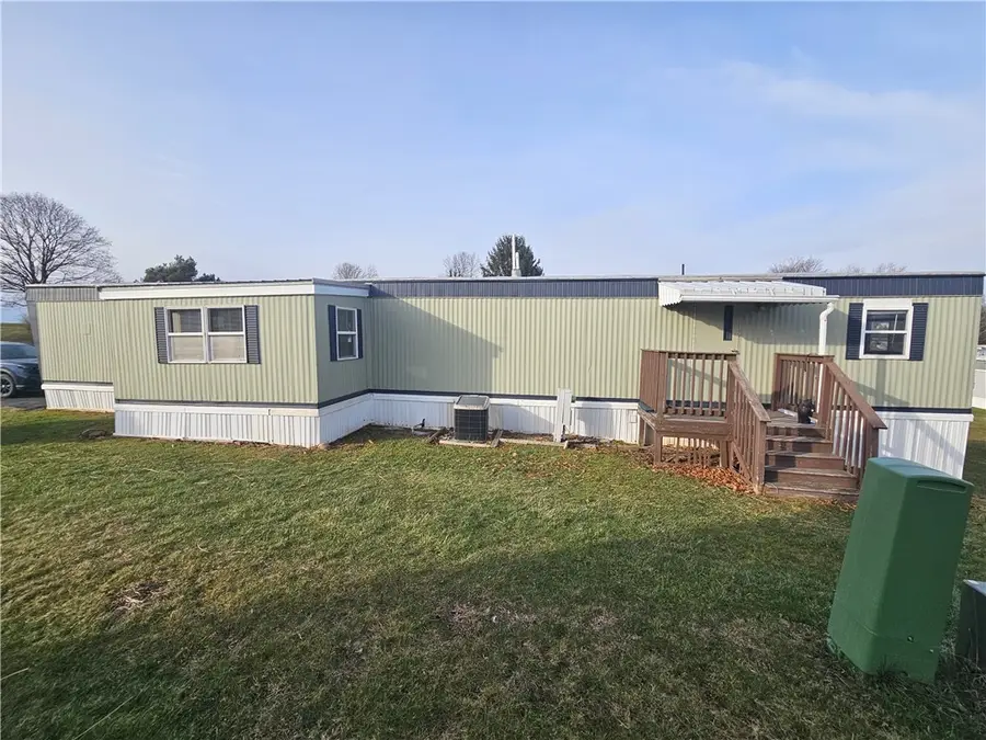 102 Tiffany Ln, Lake Arthur Estates, PA 16051 - Image #2