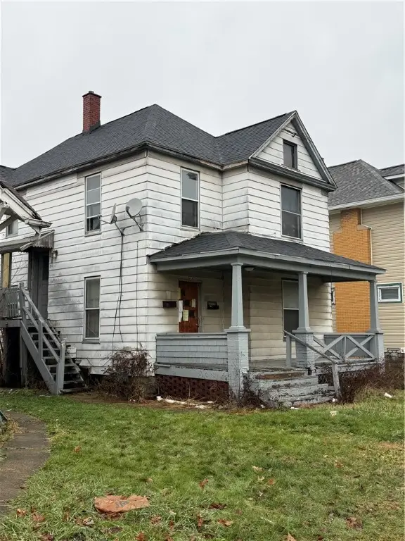 204 Cedar Ave, Sharon, PA 16146