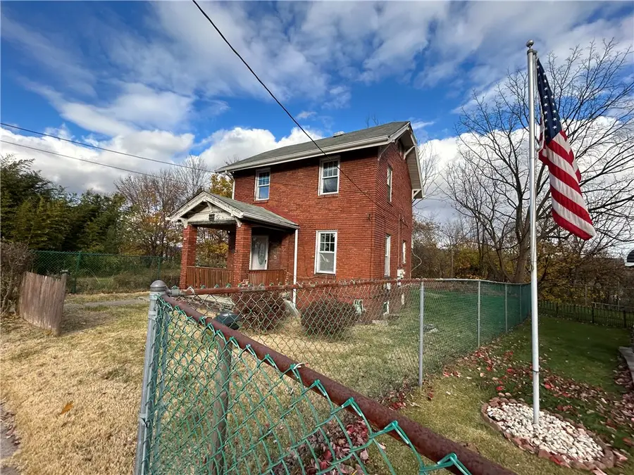 357 Ohio Ave, Clairton, PA 15025 - Image #2