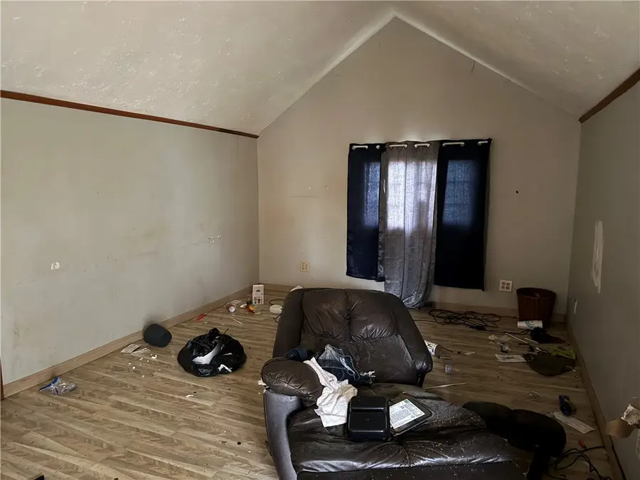 1142 Hamilton Ave, Farrell, PA 16121 - Image #2