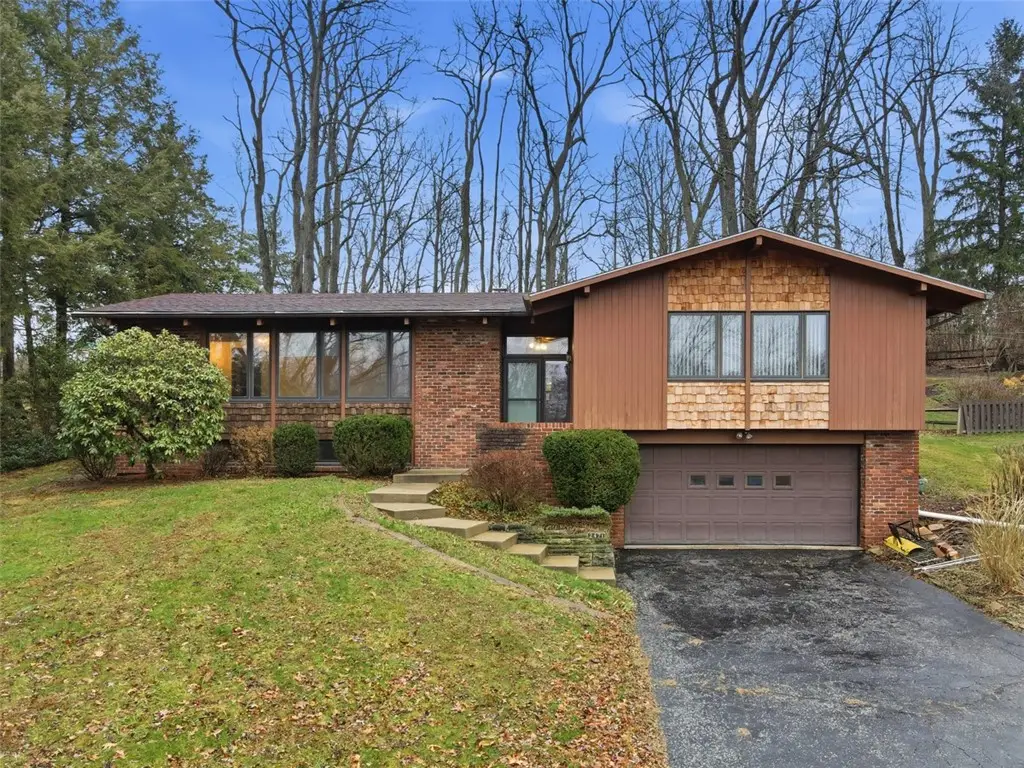 2471 Fife Dr, Upper Saint Clair, PA 15241 - Image #1