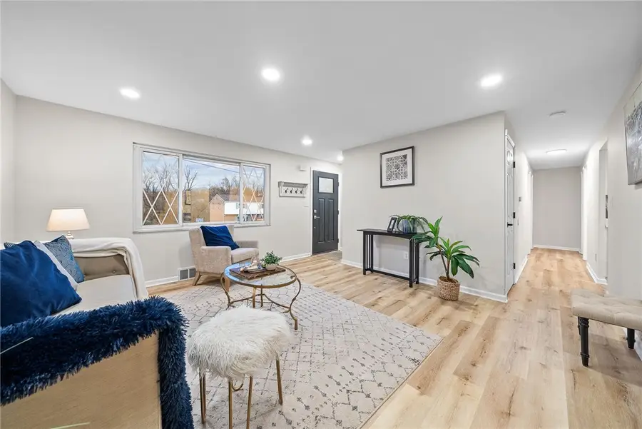 883 Blue Ridge Rd, Plum, PA 15239 - Image #2