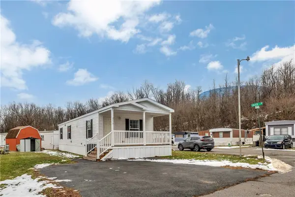 253 Colleen Ln, Jeannette, PA 15644