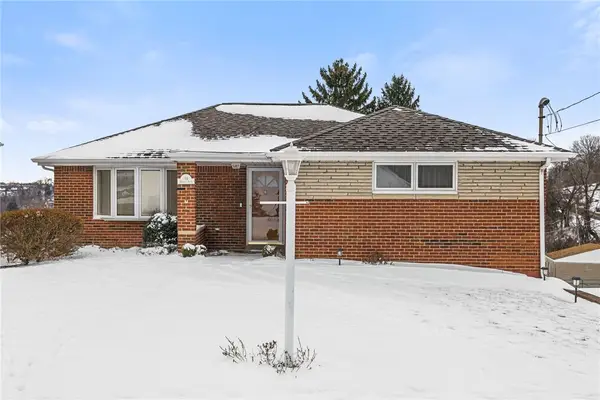 14 Scholar Dr, Baldwin Boro, PA 15236