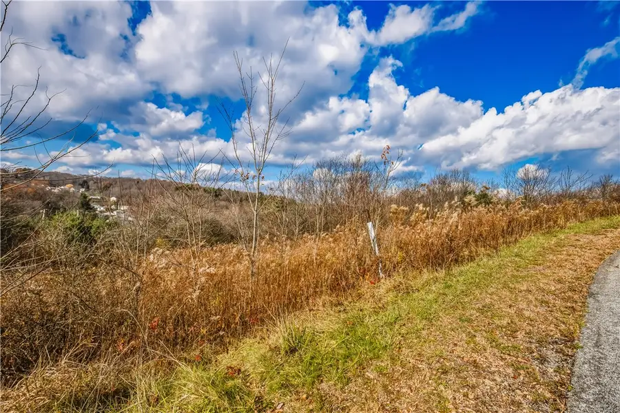 003 Oak Crest Drive, Jenner Township, PA 15563 - Image #2