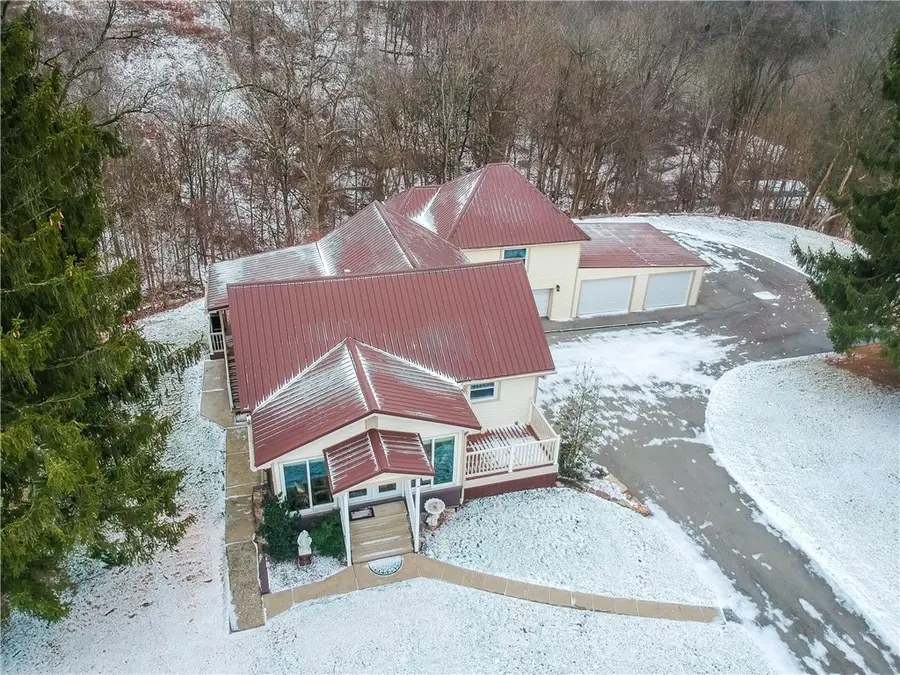 955 Woodside Ave, Ellwood City, PA 16117 - Image #2