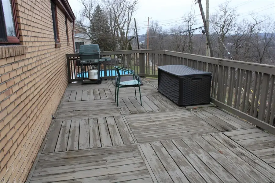 318 Rockfield Rd, Scott Township, PA 15243 - Image #2