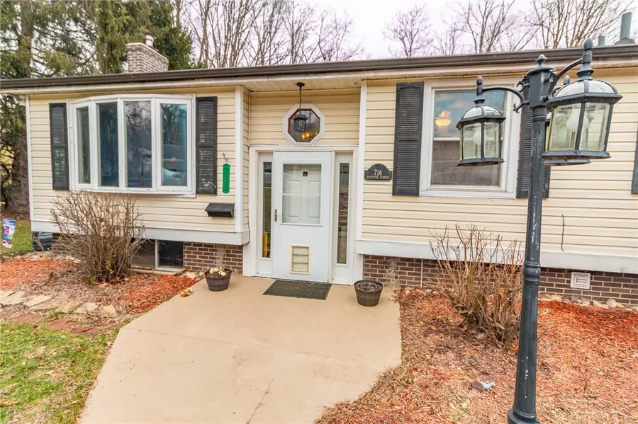 716 Stauffer Ave, Scottdale, PA 15683 - Image #2