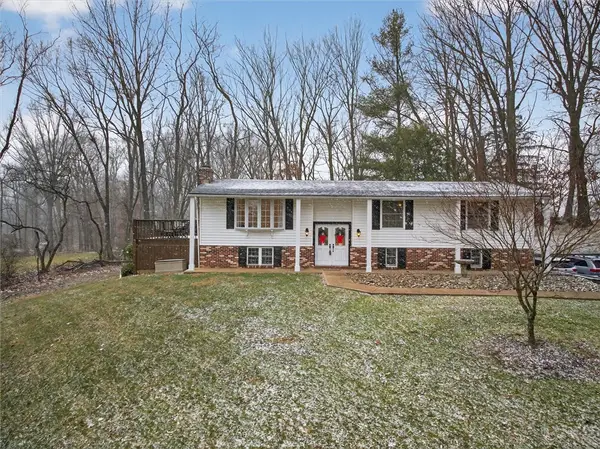 2589 Stone Chip Dr, Hampton, PA 15101