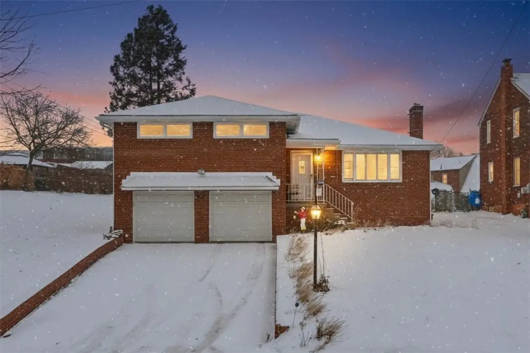 517 Brierly Ln, Munhall, PA 15120 - Image #1