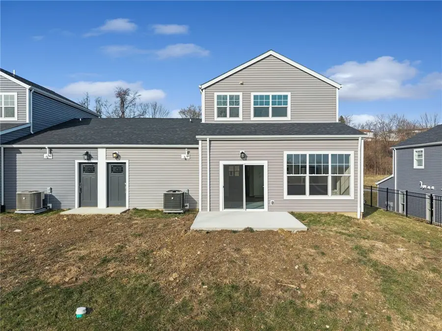 2217 Lebanon Dr, Elizabeth Township, PA 15135 - Image #2